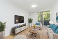 Top Floor Apartment Metres from Maylands Café Strip