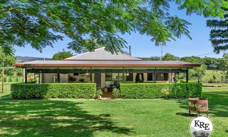 9 ACRES MINUTES FROM TOWN