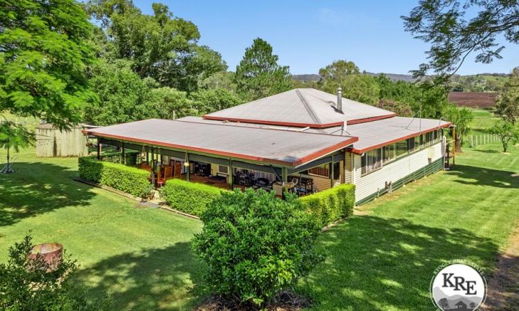 9 ACRES MINUTES FROM TOWN