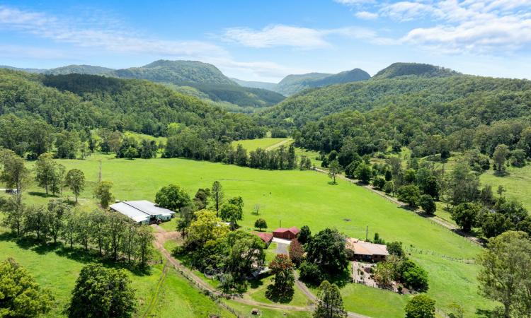 “WINNABURRA” LYNCHS CREEK via KYOGLE NSW