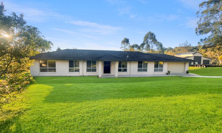Spacious Family Living on 3.46 Acres – Just 5 Minutes from Town