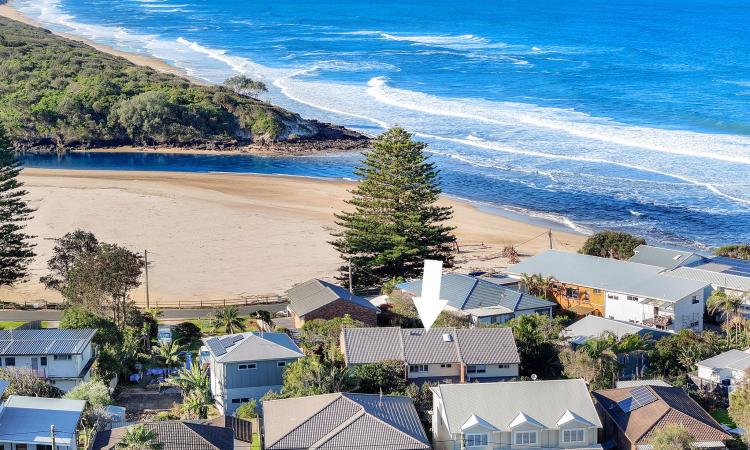 Lakeside Lifestyle + Beach