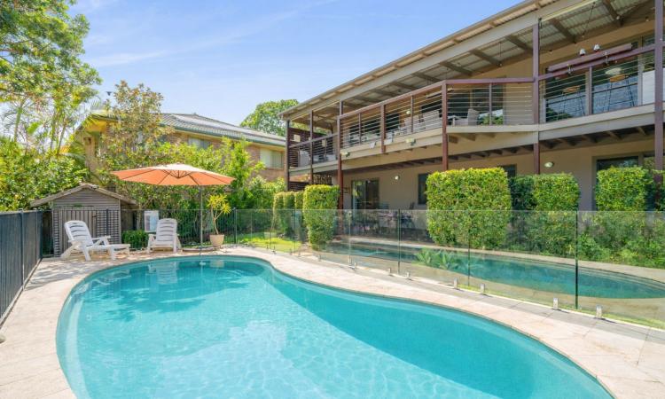 Beach, bush N privacy