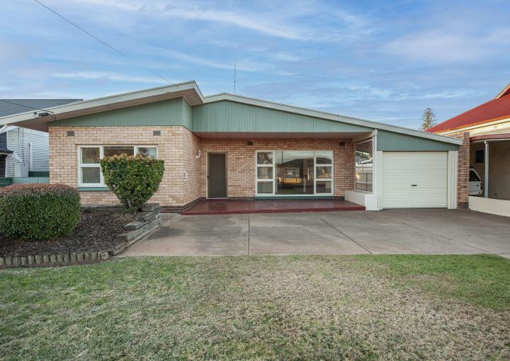 24 Balmoral Road, Port Pirie