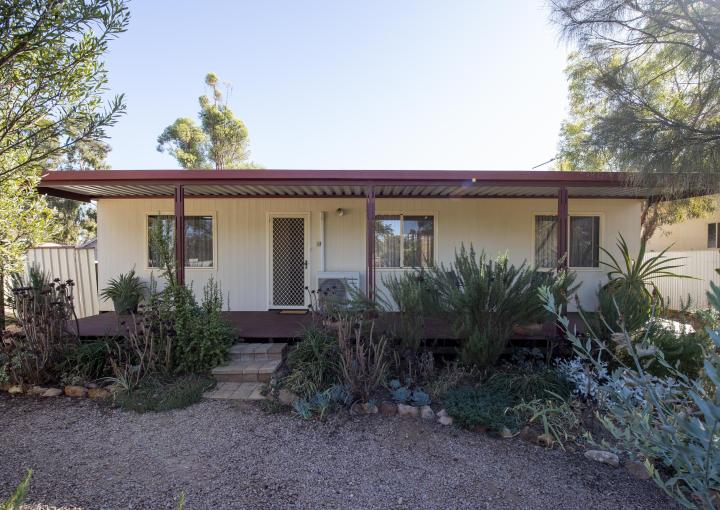 42 Victoria St, Laura