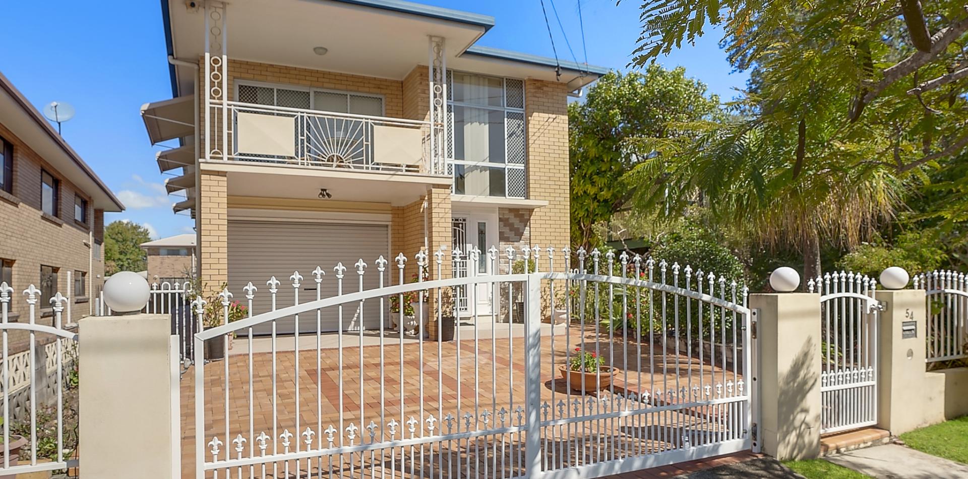 Solid Family Home in the Heart of the Padua Precinct! Real estate