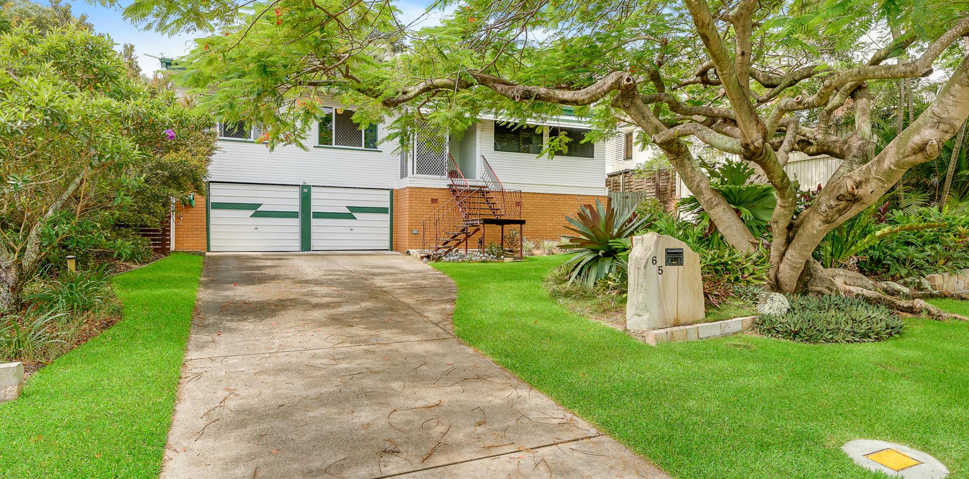 Rock Solid in the Padua Precinct! Real estate agents Lazzarini