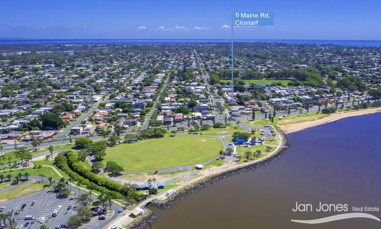 BLUE CHIP LOCATION – WALK TO WATERFRONT