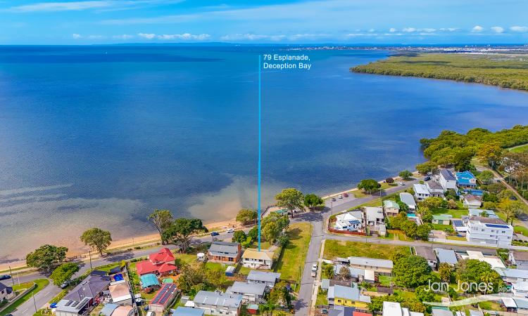 SUPERIOR WATERFRONT LOCATION 834M2 OF LAND