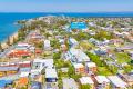 OVERLOOKING MORETON BAY !