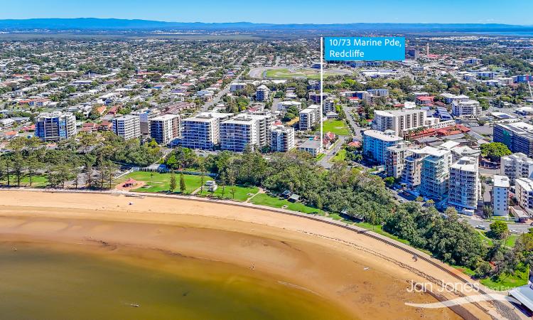 WATERFRONT LIVING - REDCLIFFE !