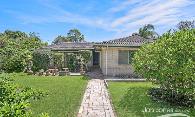 WALK TO SHOPS - AFFORDABLE LIVING