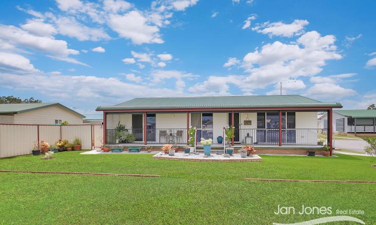 RARE OPPORTUNITY 3 BEDROOM VILLA- PALM LAKES