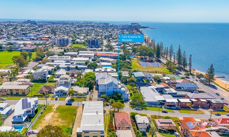 STUNNING WATER VIEWS