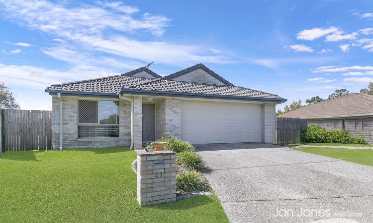 FAMILY FRIENDLY HOME!