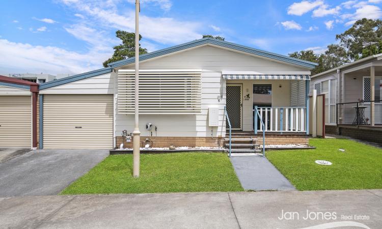Relaxed Coastal Living in a Sought-After Over-50s Lifestyle Resort