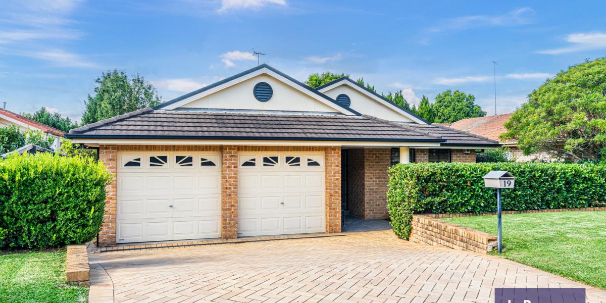 Close to Metro/Town Centre/Schools