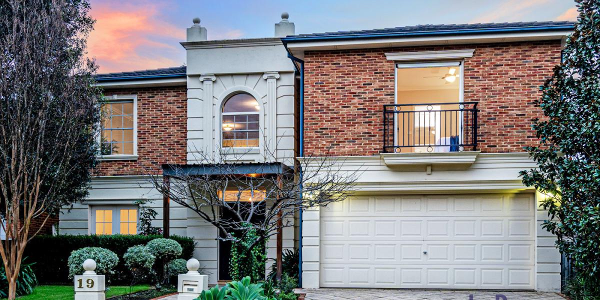 Charming Family Home Opposite Turkey Nest Reserve