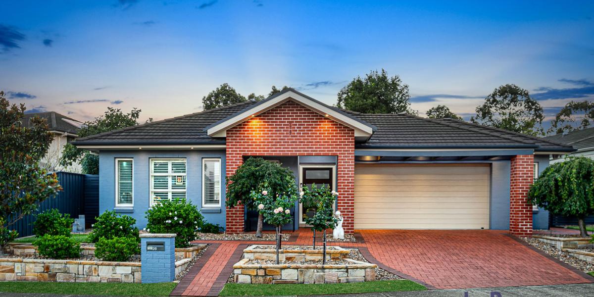 Stunning Single Level Gem – Walk To Metro