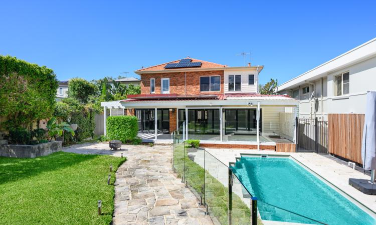 Luxury Waterside Living & Resort Lifestyle