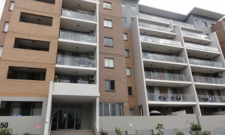 Top Floor Apartment 2 Bedrooms, 2 Bathrooms plus Car Space