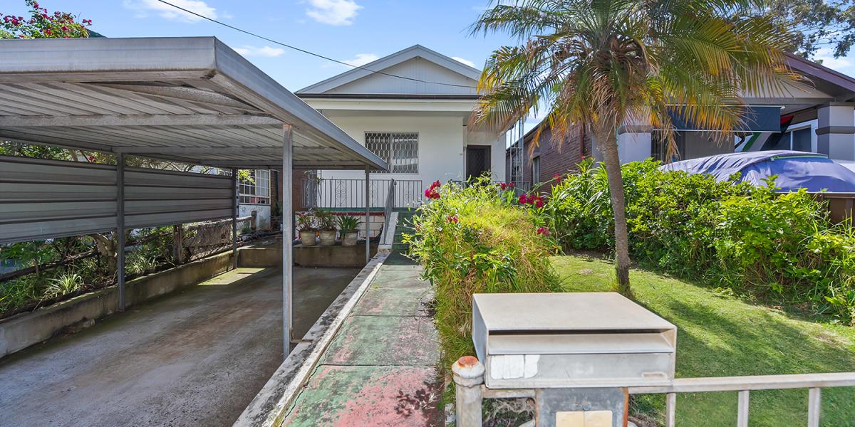 Ultra-Convenient Brick Residence on Haldon Street!