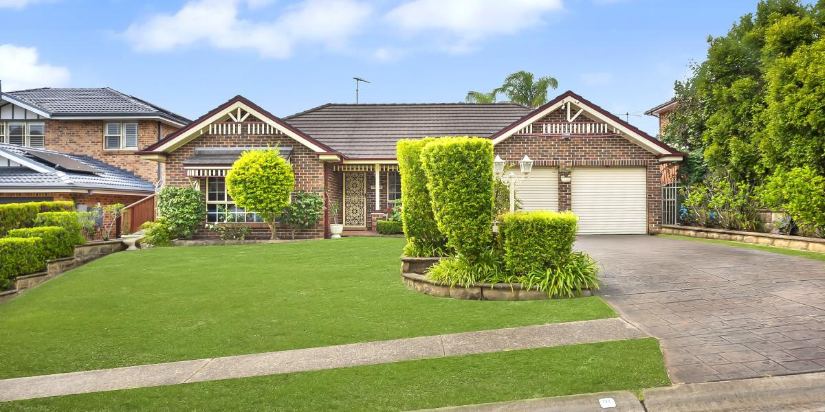 Resort-Style Living with Pool – Ready for Your Personal Touch