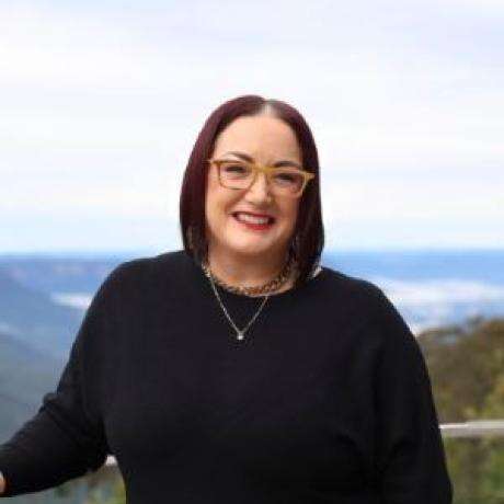 Tina James photo