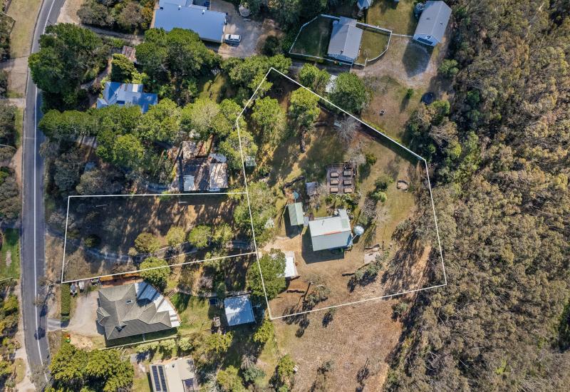 INCREDIBLE OPPORTUNITY BORDERING NATIONAL PARK!