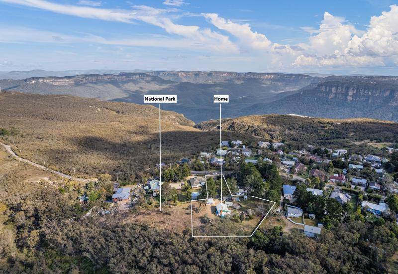 INCREDIBLE OPPORTUNITY BORDERING NATIONAL PARK!