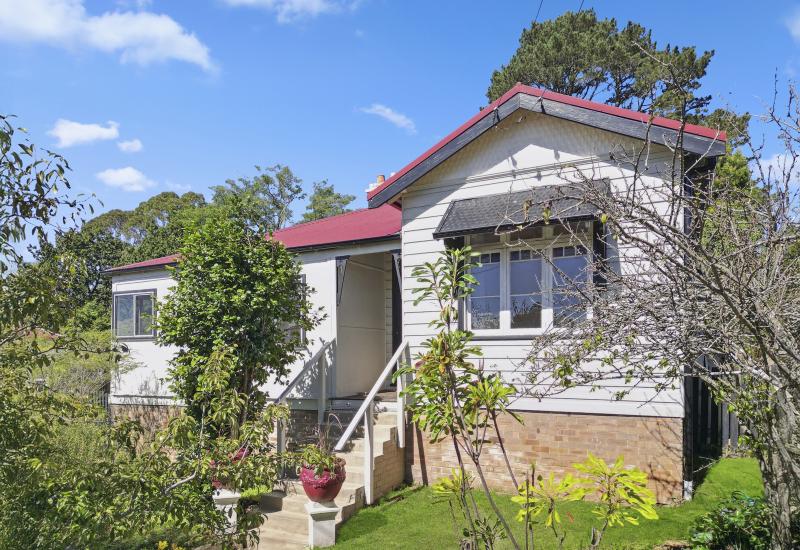 DELIGHTFUL WEATHERBOARD HOME, SOUGHT AFTER LOCATION!