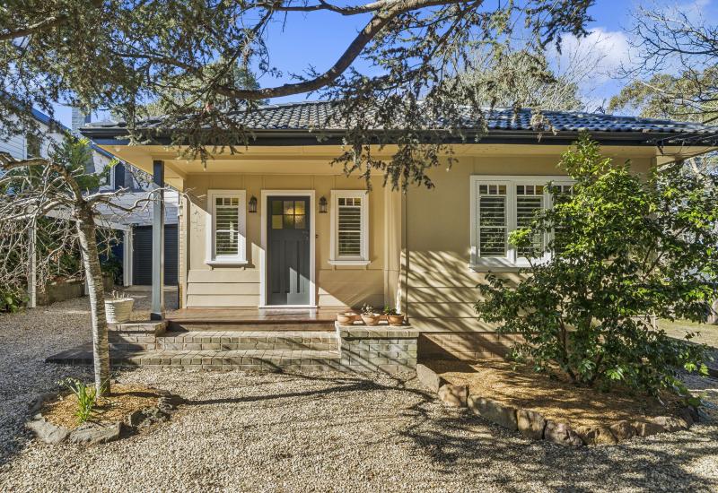 GORGEOUS C1938 HOME IN SUPERB LOCATION!