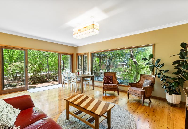 WONDERFUL HOME, SUPERB LOCATION!