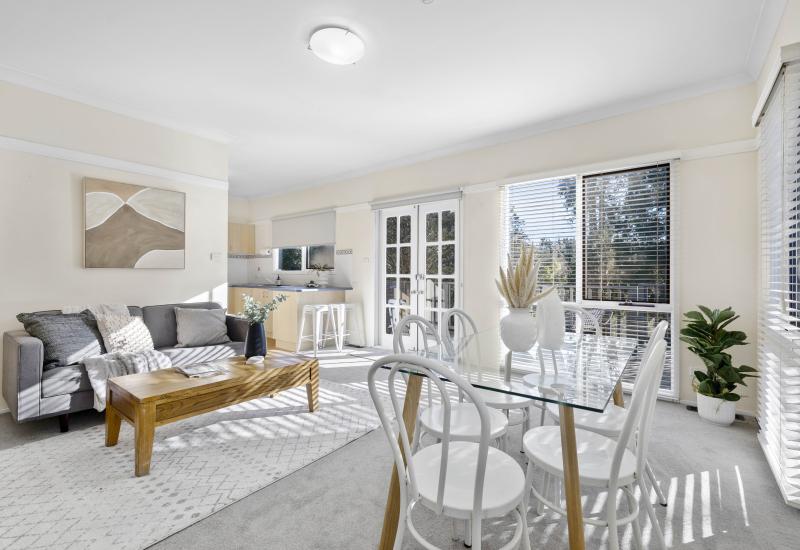 SPACIOUS COTTAGE IN SUPERB LOCATION!