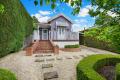 Tastefully renovated circa 1900 cottage within strolling distance to Leura Mall Village