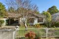 FURNISHED HOME LOCATED ONLY 600M FROM LEURA VILLAGE!