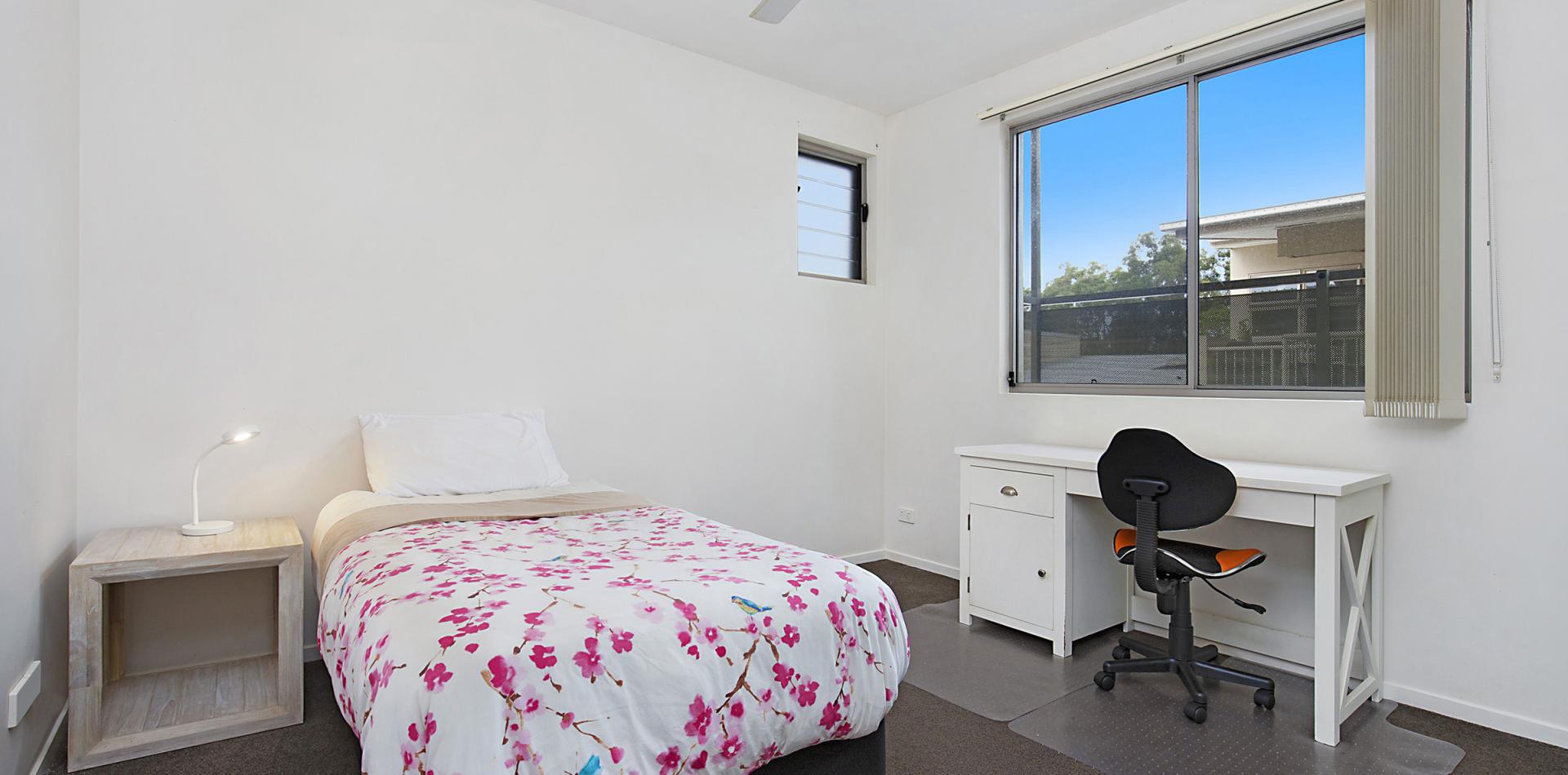 IMMACULATE AND CONTEMPORARY, LUXURIOUSLY LARGE BALCONY WITH PRIVATE