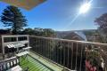 Spacious Top Floor Living With Balcony - 500m To The Beach