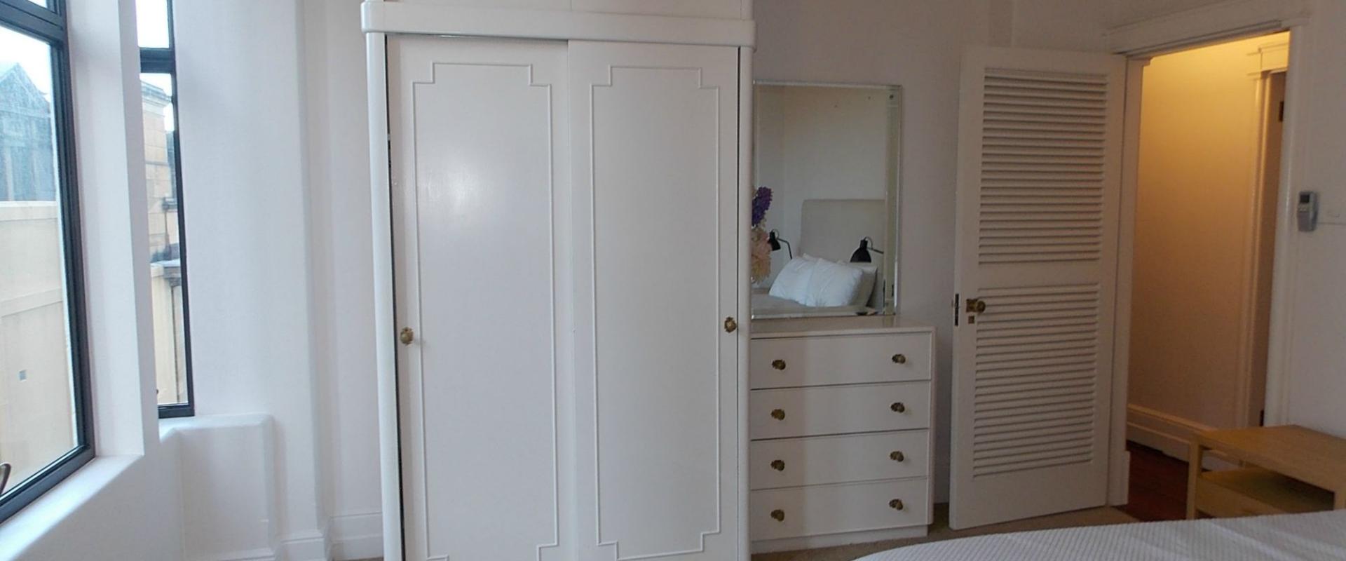 EXECUTIVE TWO BEDROOM APARTMENT IN THE ASTOR AVAILABLE FURNISHED OR