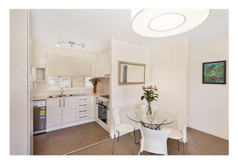 'COLEBROOK - RENOVATED TWO BEDROOM APARTMENT!