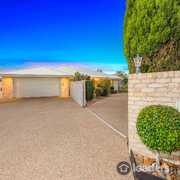 Seller of a House in Thabeban