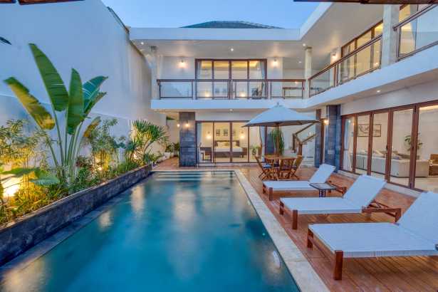 Modern Four Bedroom Luxury Villa in the Heart of Canggu (Berawa)