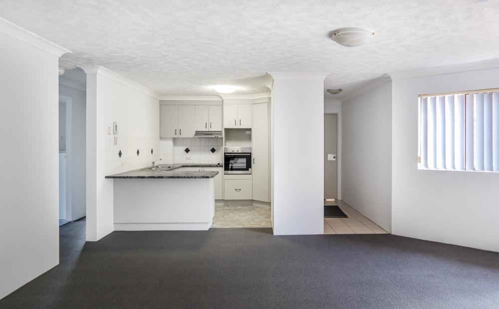 3/146 Hill St, Southport