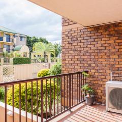 3/146 Hill St, Southport