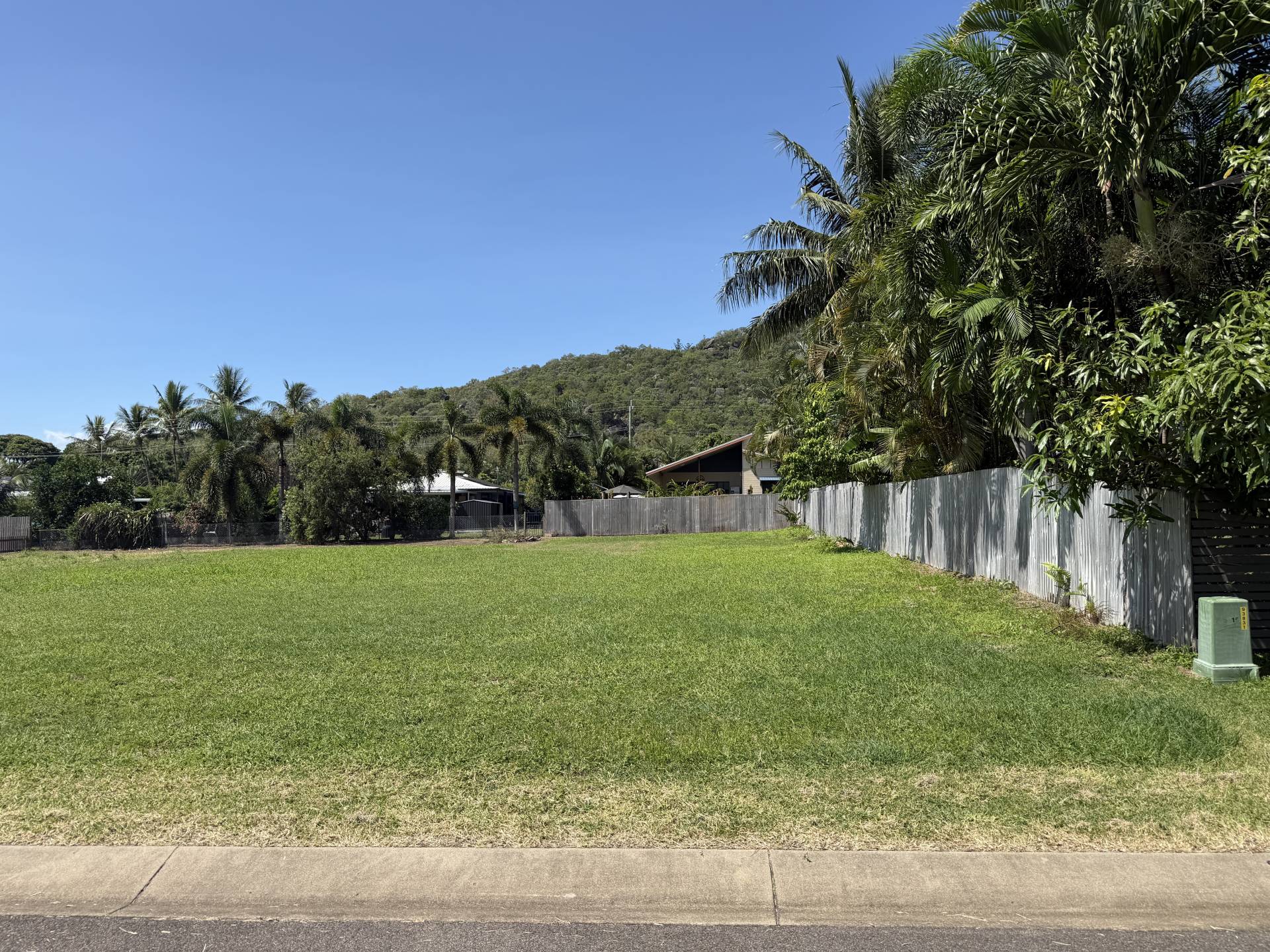 9 Serene Pl, Nelly Bay - Thumbnail 3