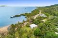 Freehold Absolute Beachfront Home on 3171m2