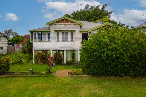 Highset Queenslander in North Bundaberg - Prime Location