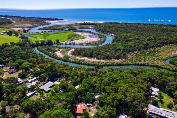 Tranquil Creekside Retreat – 2 BR Home with Studio, and Big Shed!
