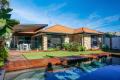 STYLISHLY RENOVATED FAMILY ENTERTAINER!