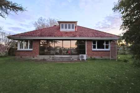 1215 Dairy Flat Highway